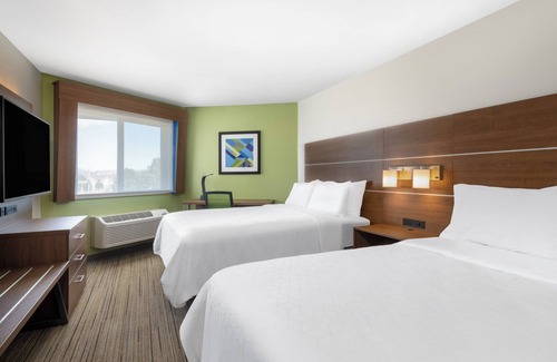 Southeast Colorado Springs Hotel | Holiday Inn Express Colorado Springs Airport by IHG