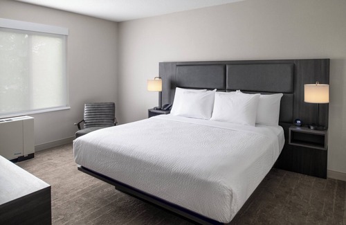 South Burlington Hotel | Holiday Inn Express South Burlington Downtown by IHG