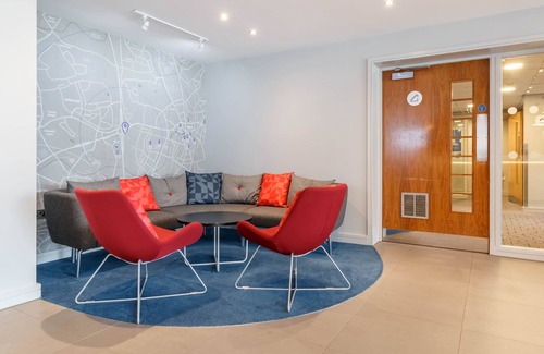 Walsall Hotel | Holiday Inn Express Walsall M6J10 by IHG