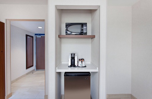 West Los Angeles Hotel | Holiday Inn Express West Los Angeles by IHG