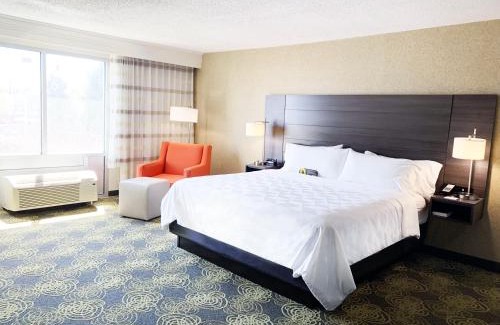 Charlottesville Hotel | Holiday Inn University Area Charlottesville by IHG