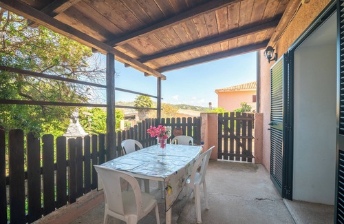 Capo Testa Apartment | Holiday Apartment 'Rosa' near the Beach with Sea View, Private Veranda & Wi-Fi