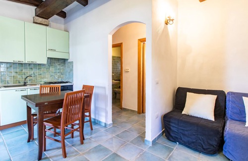 Capo Testa Apartment | Holiday Apartment 'Colomba ' near Beach with Garden, Private Terrace & Wi-Fi
