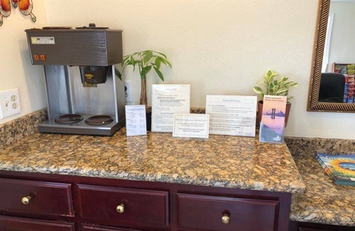 Oakdale Hotel | Holiday Motel Oakdale