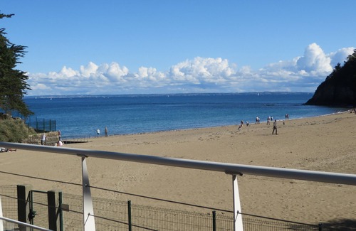 Etables-sur-Mer Apartment | Holidays facing the sea, feet in the water.