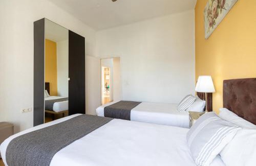 Ensanche Centro Apartment | Holidays2Malaga Terraza & junto puerto deportivo