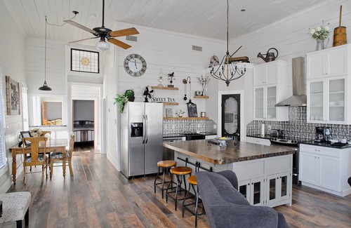 Bellville House | Holland House, built in 1877 filled w/character and charm located on the square