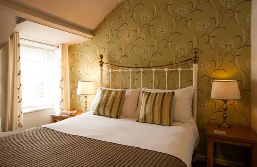 Greenhaugh Hotel | Holly Bush Inn