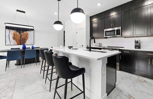 Florida Center House | Holly's House | Perfect pad on I-Drive w PVT pool, soccer theme BR, near stadium