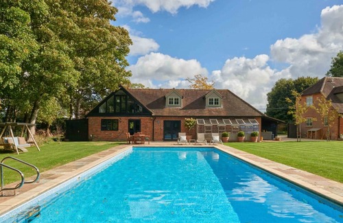 Turville House | Hollyhock Lodge in Southend