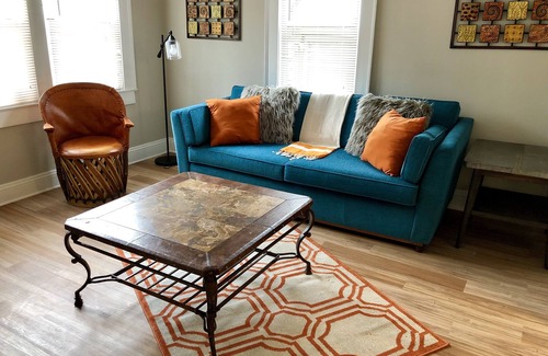 Washington Park House | Hollywood House - Sleeps 14!