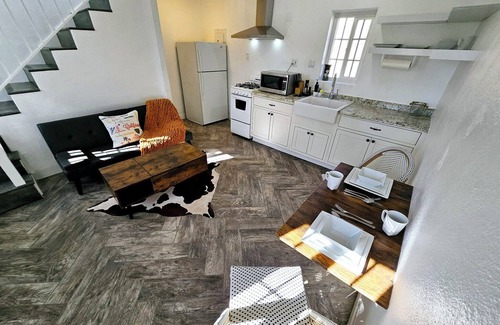 Santa Clarita House | Hollywood Producer’s Secluded 5 Acre Country Estate - Guest House