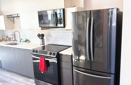 Fairfax District House | Hollywood 𝓤𝓻𝓫𝓪𝓷 Retreat on Spaulding Ave - FREE WIFI 𝓪𝓷𝓭 PARKING