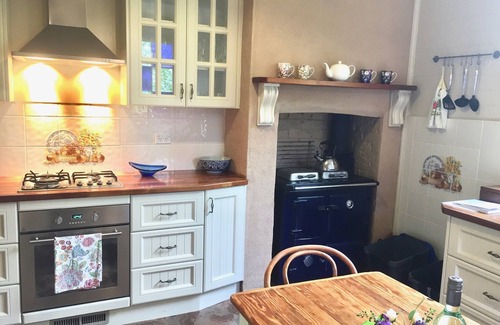 Leura House | Holmcroft & Pixie Character Retreat Sth Leura-10 mins Walk Leura/Quiet St