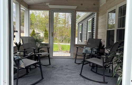 Saratoga Springs House | Home 2 mins to Saratoga. Newly renovated & Pet friendly .