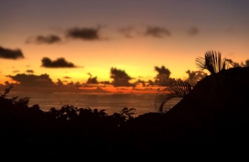 Windward Side House | Home a way from home in the Unspoiled queen of the Caribbean.