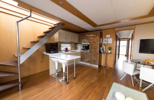 Torrevieja Boat Rental | Home Aboard - Floating House comfort, experience and luxury.