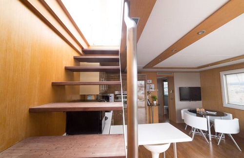 Torrevieja Boat Rental | Home Aboard - Floating House comfort, experience and luxury.