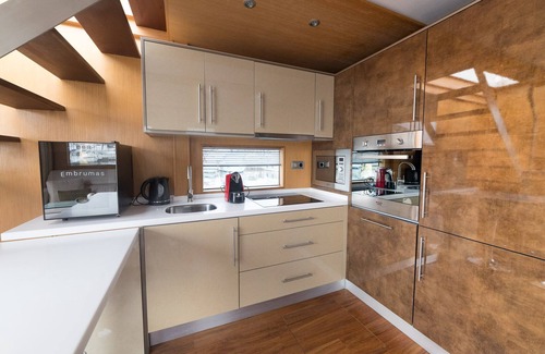 Torrevieja Boat Rental | Home Aboard - Floating House comfort, experience and luxury.