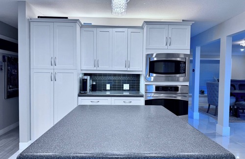 Upper Lonsdale House | Home Away from Home OCEAN view