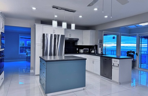 Upper Lonsdale House | Home Away from Home OCEAN view