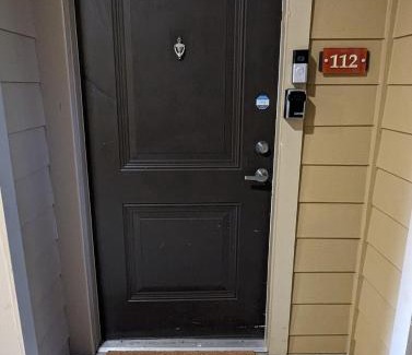 Executive Park Apartment | Home Away from Home for the Holidays - "Sleeps 7" Come Stay & Play INSTANT BOOKING!