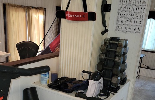 Old Jamestown House | Home Away from Home in Quiet Suburban Neighborhood.