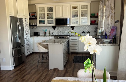 East Mesa House | home backs to the state park, heated saltwater pool and jacuzzi