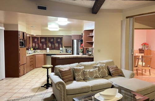 Redlands House | Home In Charming Historical Town nNear Forest Falls and Big Bear Lake. Pets We❤️