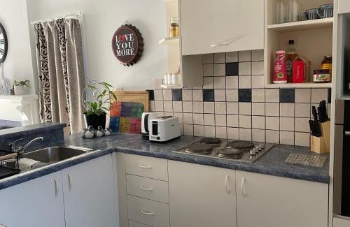 Upper Riccarton Villa | Home in Church corner