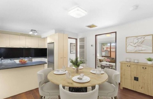 Dandenong South House | Home in Dandenong as comfy as your own home