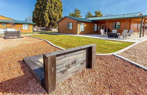 Kanab House | Home in Kanab with Heated Pool! Near Bryce Canyon, Zion, the Grand Canyon, and t
