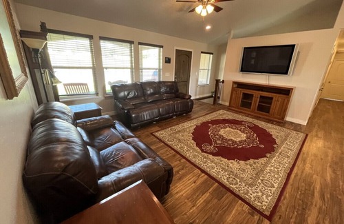 Nephi House | Home in Nephi 5 Bed/3 Bath