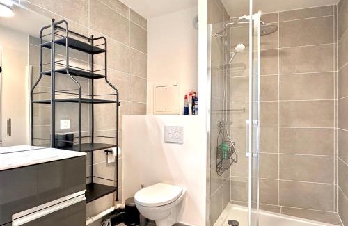 12th Arrondissement Apartment | Home in Poniatowski near Vincennes Forest