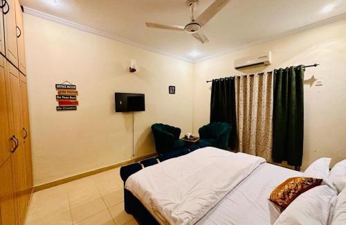 E-11 Sector House | Home Inn Guesthouse E11/2