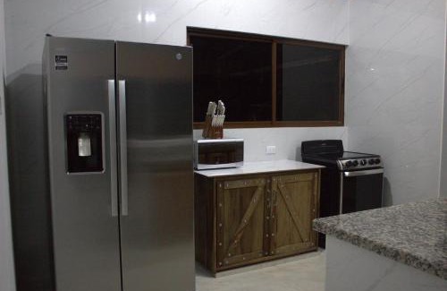 Los Angeles House | Home La Fortuna