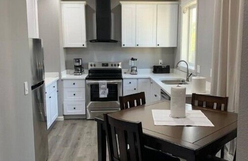 Willow Glen House | Home near SAP Center & Downtown San Josen