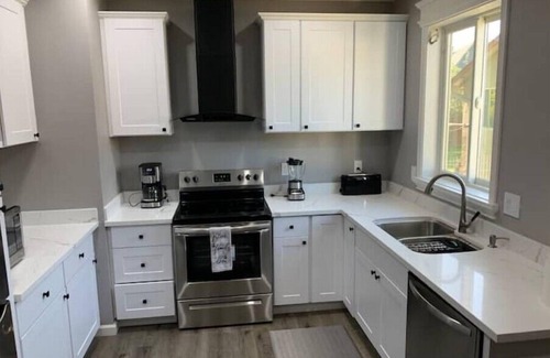 Willow Glen House | Home near SAP Center & Downtown San Josen