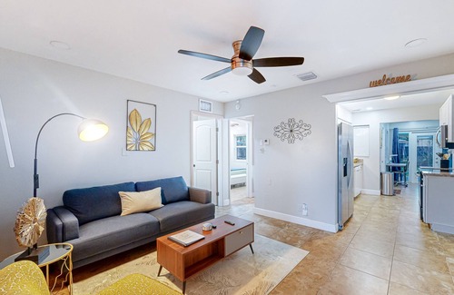 Oakland Park House | Home near the beach with firepit, enclosed backyard, patio, & W/D