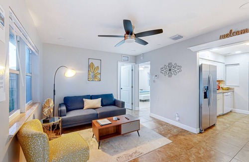 Oakland Park House | Home near the beach with firepit, enclosed backyard, patio, & W/D