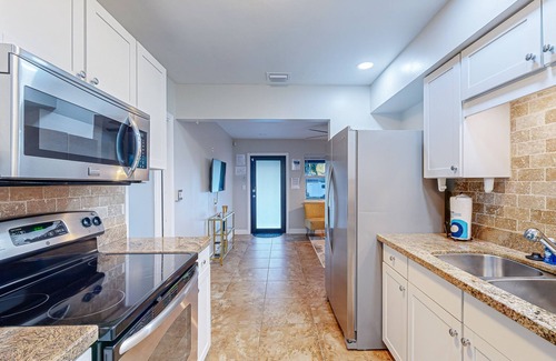 Oakland Park House | Home near the beach with firepit, enclosed backyard, patio, & W/D