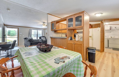 Beaver Creek House | Home on 3 Acres w/Grill in Brodnax!