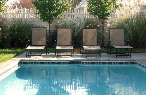 The Pines House | Home Right in Town with Private Pool - Sleeps 10