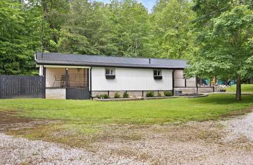 Sloans Valley House | Home/Sleep 14/Lake/2Bath/4Bed/Near Boat Ramp/Pet Friendly