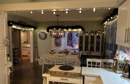 Peabody House | Home to your self quiet tuck away 5 min from downtown salem