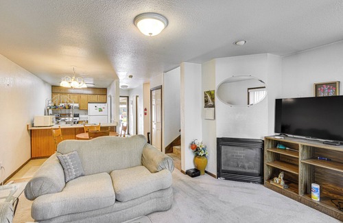 Abbott Loop House | Home w/Patio + Yard, 5 Mi to Downtown Anchorage!