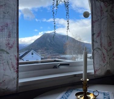 Lom House | Home with a view