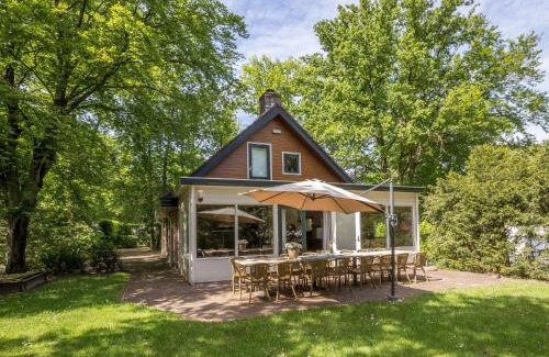 De Bult House | Home with lots of privacy, in the forest