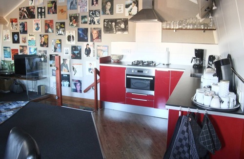 Easterlittens House | Home with Vinyls, Bikes and Waterways