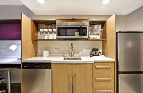 Summit Station Hotel | Home2 Suites by Hilton Columbus Airport East Broad